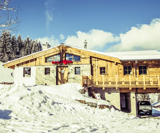 Aprés Ski in der Herzerlalm in Flachau